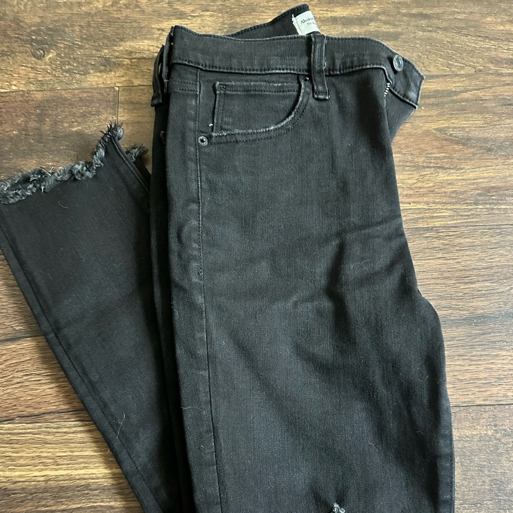 Abercrombie & Fitch The Super Skinny Ankle High Rise 27/4s destroyed black denim